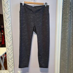 Zyia Active Grey Out Camo Size 14/16